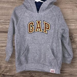 GAP GUC BOYS HOODIE TOP SHIRT GRAY FLEECE FALL WINTER KIDS TOPS CASUAL SIZE 4